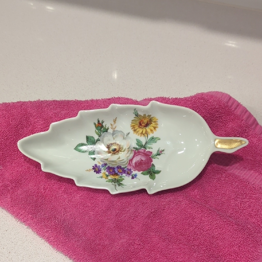 Vintage "Old Nuremberg", "Bavaria" "Germany" Nut Dish